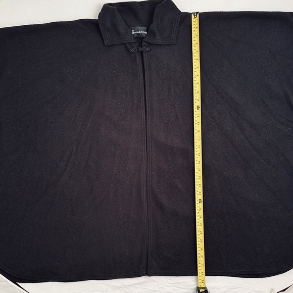 The Specialty House vintage 90s black fleece cape wrap - Picture 7 of 9
